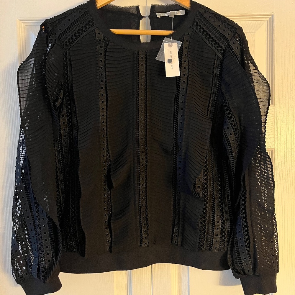 Brand New ANTHROPOLOGIE top , Size Small